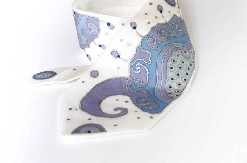 Handbemalte Hochzeitskette Floral, Exklusive Seidenhalsband Weiß Geblümt, Seidenkrawatte Zur Hochzeit, Personalisiertes Geschenk Für Mann, Ihn von AudraTextileStudio