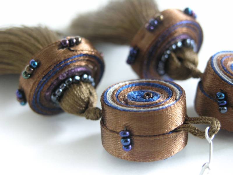 Quasten Ohrringe Braun Blau, Lange Ohrringe, Stoff Textil Geschenk Für Frau, Textilschmuck Auf Bestellung von AudraTextileStudio