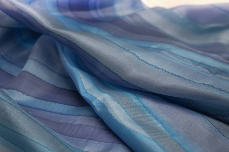 Seidenschal Blau Handbemalt, Lila Gestreift, Seidentuch Handbemalt Unikat Bereit Zum Versand von AudraTextileStudio