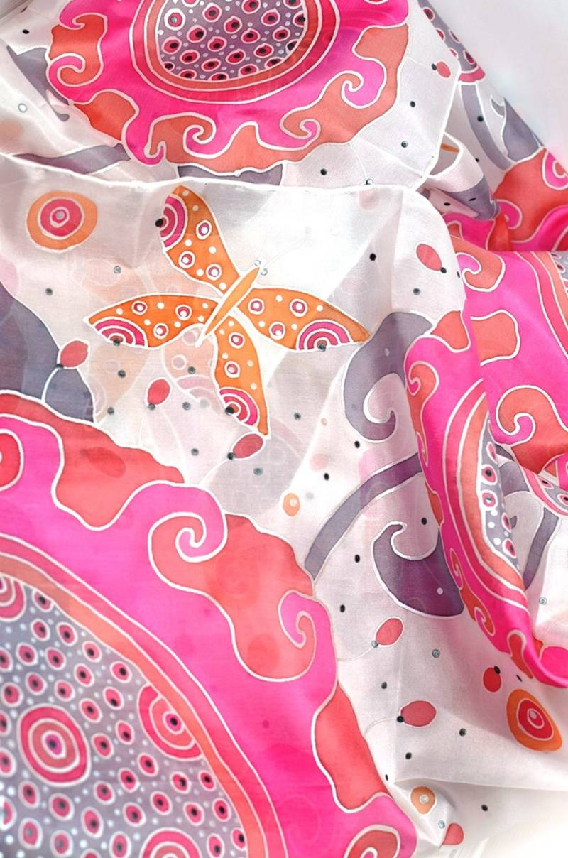 Seidentuch Handbemalt, Langes Blumentuch Schmetterling Design, Rosa Schal, Roter Seidenwickel Rosy, Geschenk, Seidenaccessoire Ooak Auf Bestellung von AudraTextileStudio