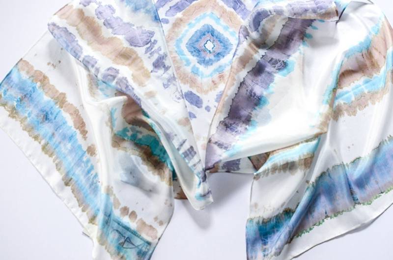 Seidentuch Türkis, Shibori Schal, Handbemalter Seidentuch, Personalisiertes Geschenk Für Frau, Bemaltes Seidenaccessoire Auf Bestellung von AudraTextileStudio