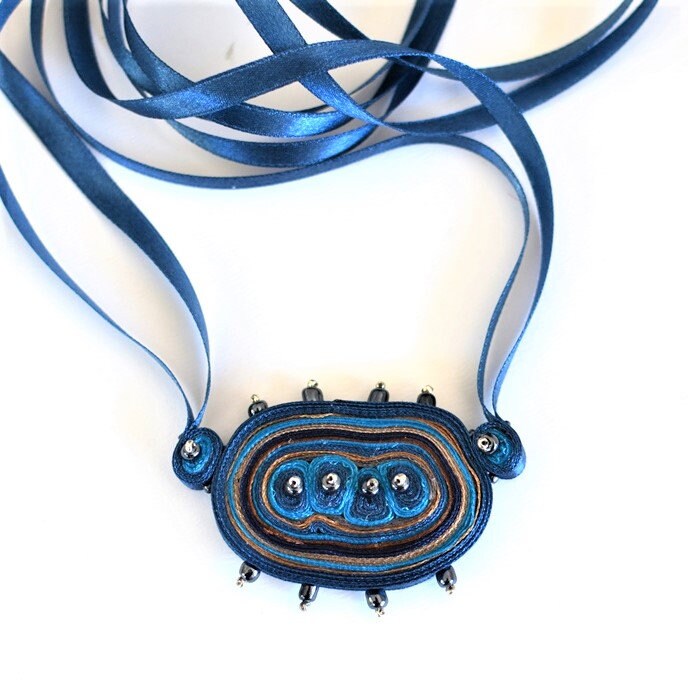 Textilschmuck, Textile Halskette, Blauer Schmuck von AudraTextileStudio