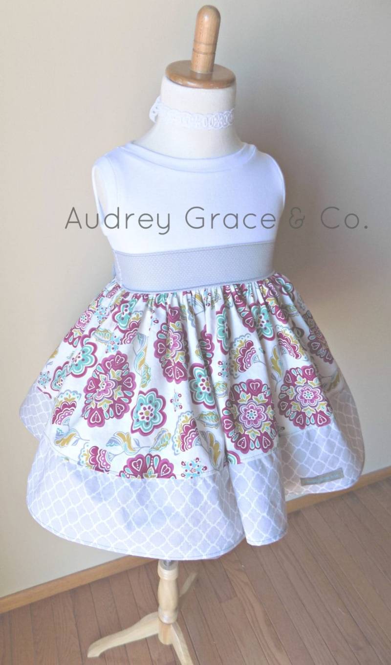 Mädchen Blumen Sommerkleid, Party Kleid, Kleinkind Baby Twirly Rock T-Shirt Kleid von AudreyGraceCo