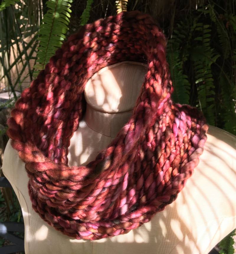 Kupfer Rose Schlauchschal Infinity Rundschal Pink Kürbis Rost Luxe Merino Wolle Hand Gehäkelt Audrey Strick Valentines Day von AudreyKnitted