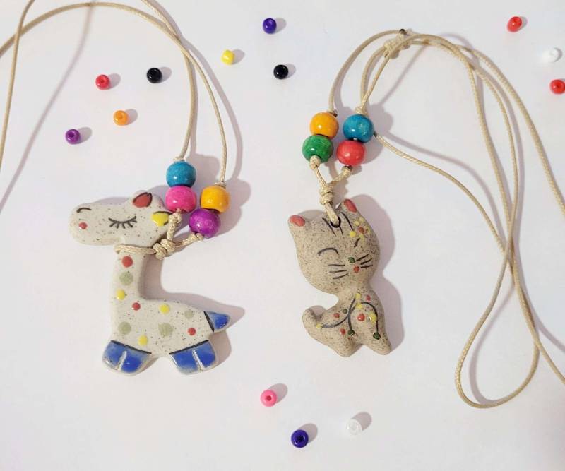 Halskette Für Damen Mädchen Katze Giraffe Aus Keramik Geschenk Schmuck Anhänger Perlen Halskette Für Damen Mädchen Katze Giraffe Aus Keramik Geschenk Schmuck Anhänger Perlen von AudreyKreationen