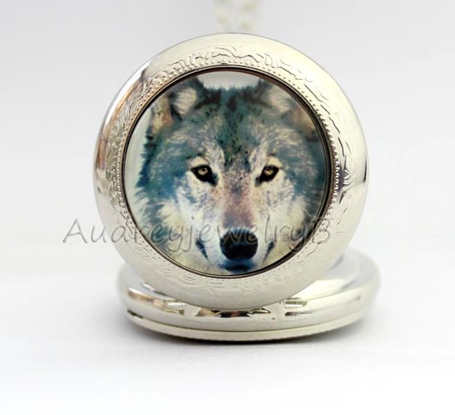 Wolf Anhänger Quarz Taschenuhr Mit Kette von AudreyjewelryB