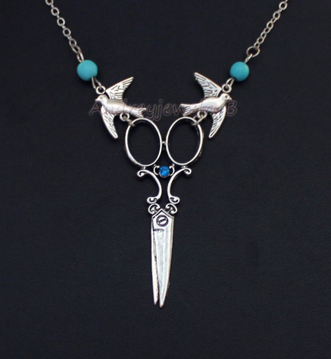Scissor Bird Halskette Antikes Silber, Türkis Perlen, Geschenk Für Friseure von AudreyjewelryB