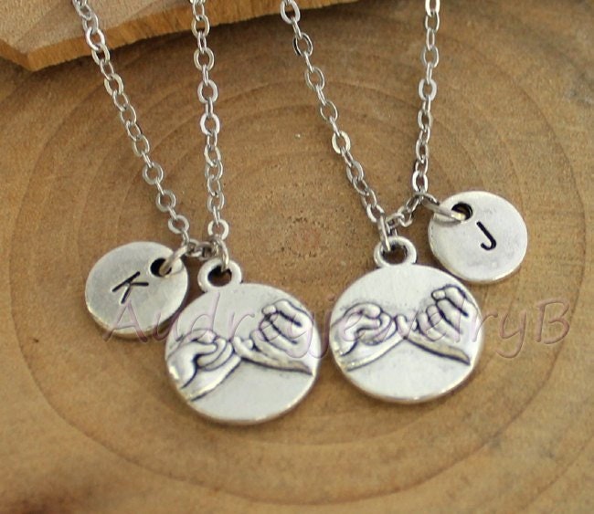 Pinky Versprechen Halsketten-Set Personalisiert Initial Anhänger, Geschenk Für Paare von AudreyjewelryB