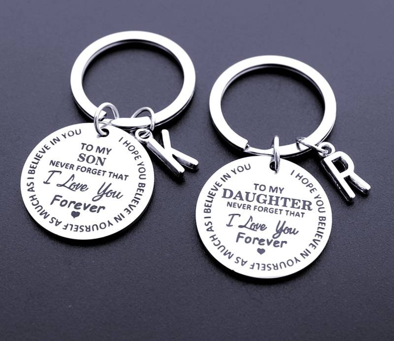 Personalisierte Initial Keychain Zu Meinem Sohn, Tochter Ich Liebe Dich Edelstahl Weihnachtsgeschenk Abschlussgeschenk Geburtstagsgeschenk von AudreyjewelryB