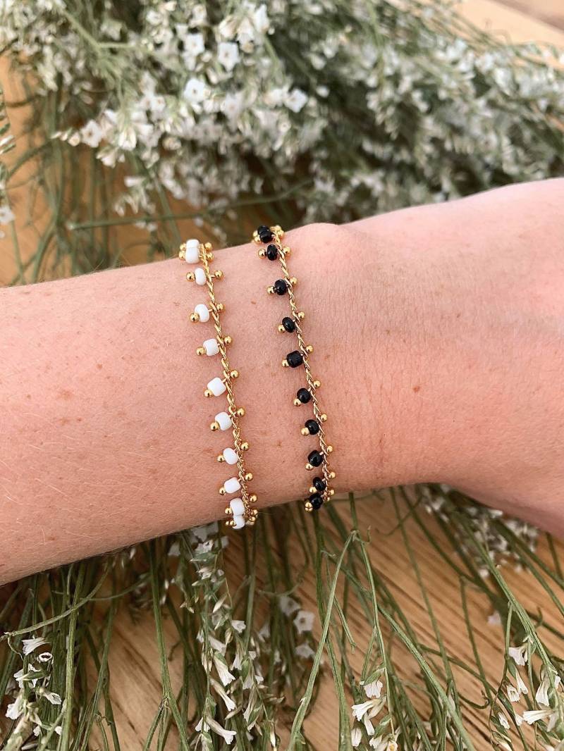 Armband Schwarze Oder Weiße Perlen Armband Schwarze Oder Weiße Perlen von Audreymbijoux