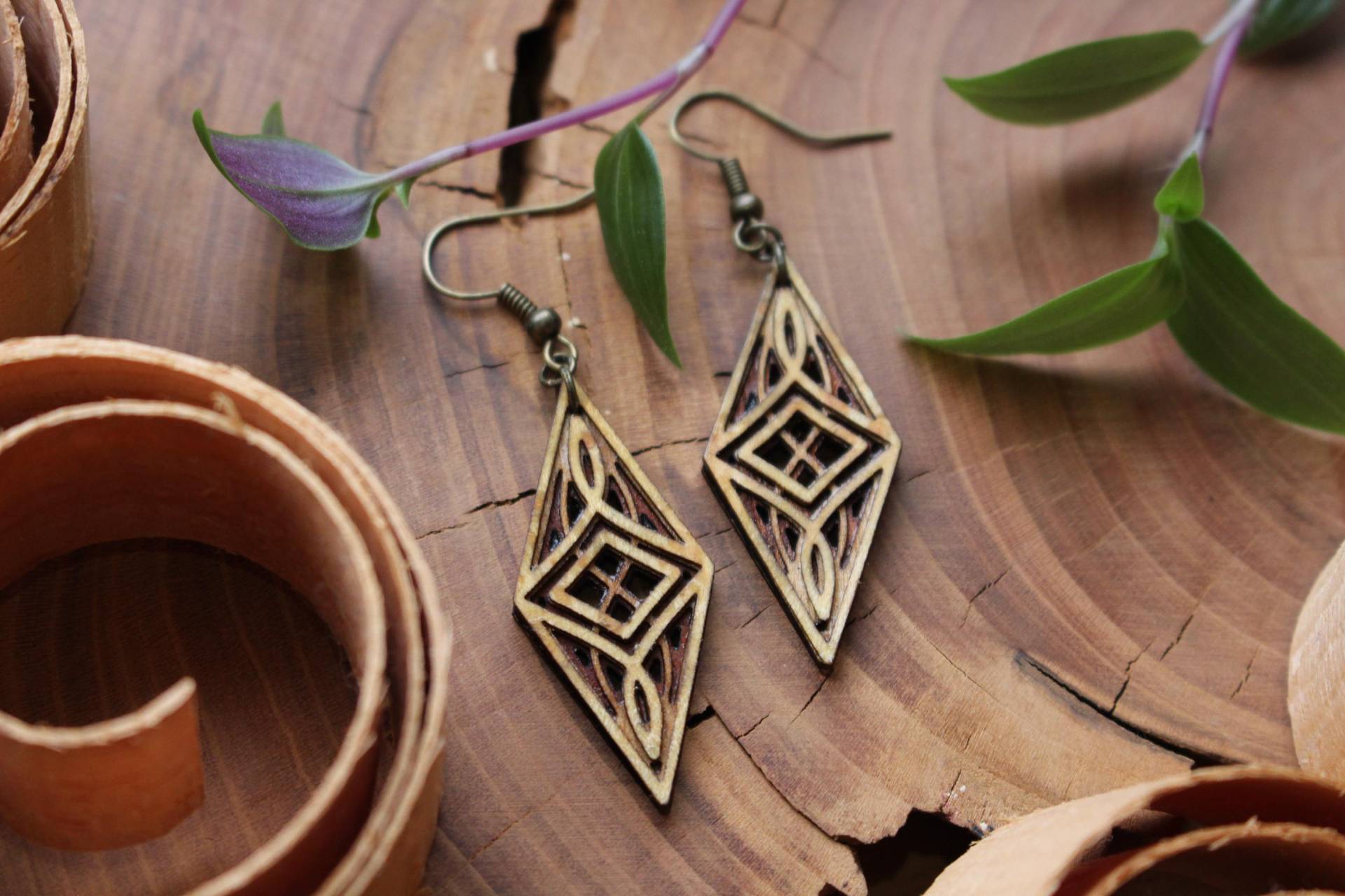 Holzohringe Mandala Keltisch 3D Layered Art Hänger Hängeohrringe Boho Holz Handgemachte Natürliche Ohrringe Laser Cut Holzohringe Mandala Keltisch 3D Layered Art Hänger Hängeohrringe Boho Holz Handgemachte Natürliche Ohrringe Laser Cut von AuenwaldCrafts