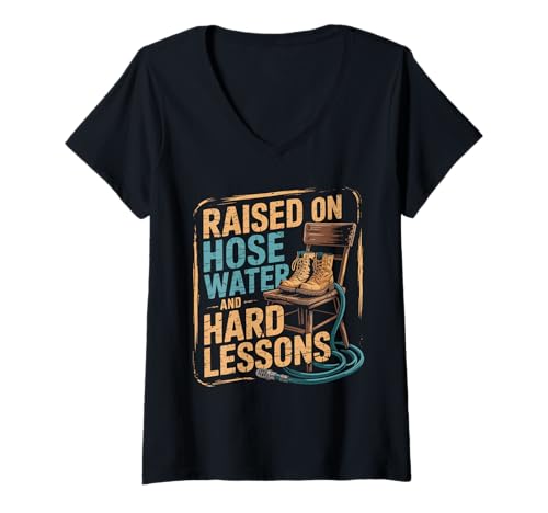 Damen Raised on Hose Water and Hard Lessons. Lustig T-Shirt mit V-Ausschnitt von Aufwachsen Einer Generation