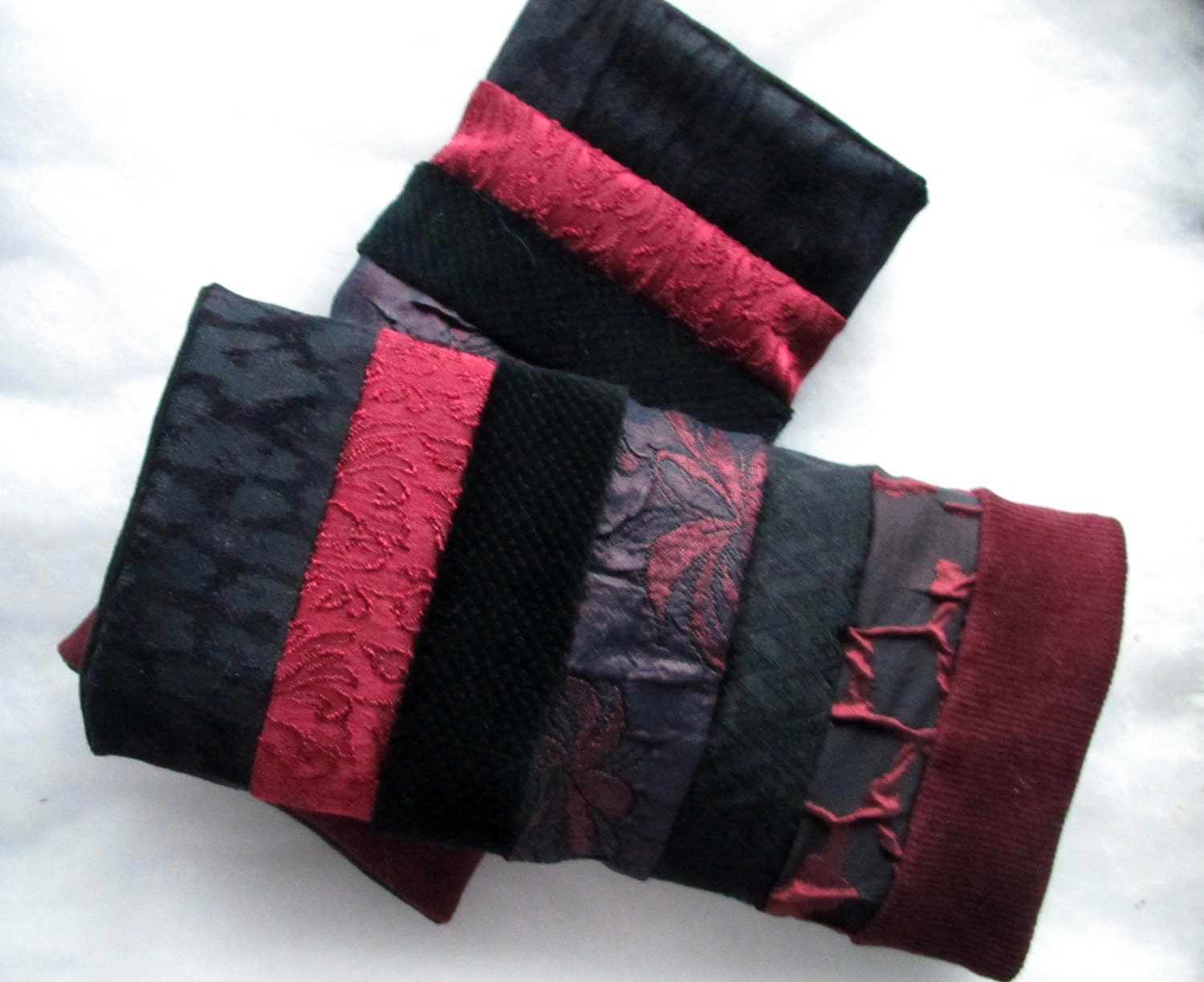 stulpen Armstulpen Pulswärmer Manchetten Genäht Rot Dunkelrot Schwarz stulpen Armstulpen Pulswärmer Manchetten Genäht Rot Dunkelrot Schwarz von Augenblickchen
