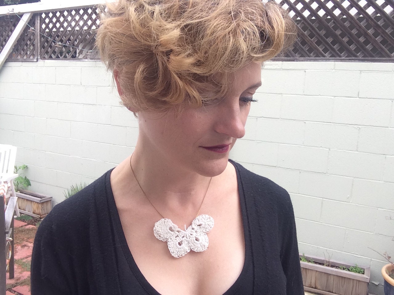 Gehäkelte Schmetterling Halskette - Mehrere Farben Gold Oder Silberkette von AugustWarmth