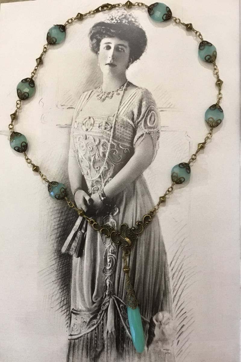 Halskette Aus Natürlichen Chalcedonsteinen "Jugendstil" Halskette Aus Natürlichen Chalcedonsteinen "Jugendstil" von AugustineParis