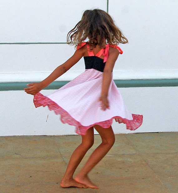 Ausgestelltes Kleid Mit Trägern | Die Sich Drehen, Weiße Polka-Dot-Rose, Prinzessin, Mädchen 4-5 Jahre von AummadeKids