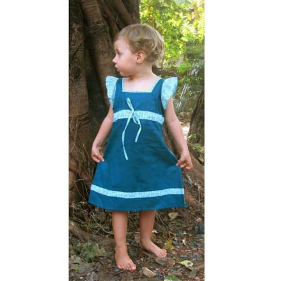 Blaugrünes Kleid Mit Ausgestellten Ärmeln in Blauem, Rosa Und Grünem Blumendruck, Boho, Romantisch, Aummade von AummadeKids