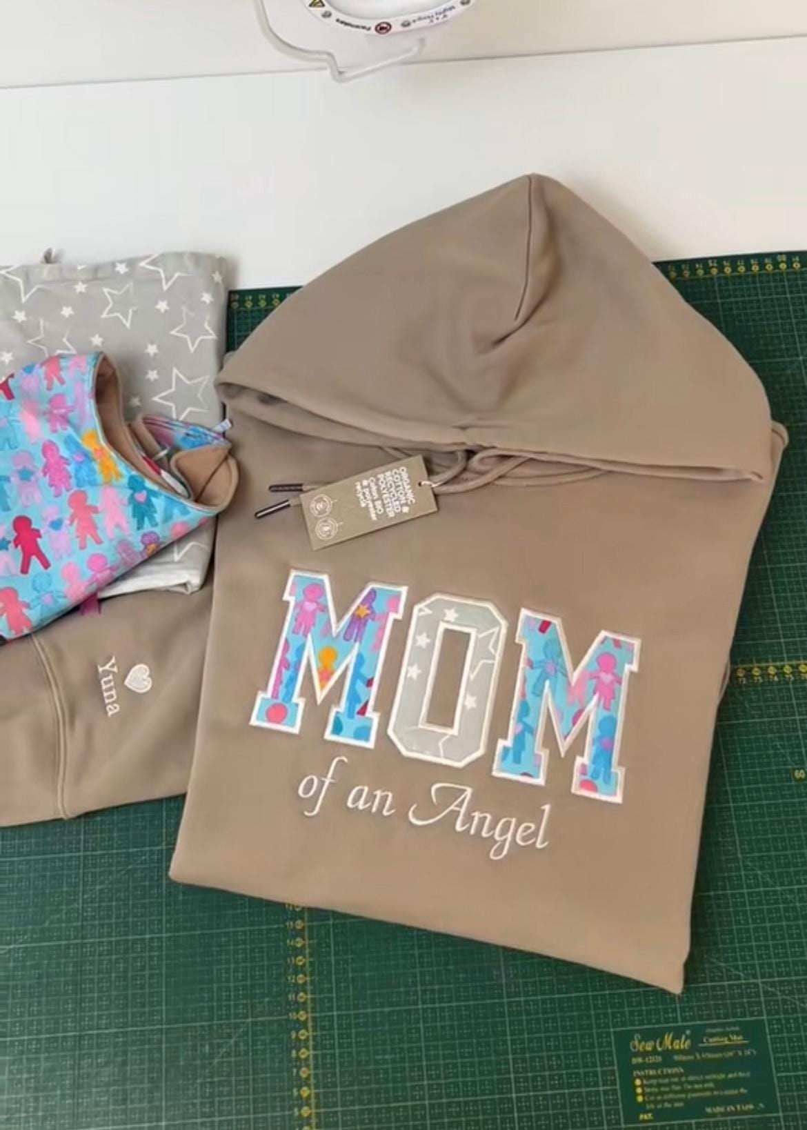 Andenkenpullover Aus Kleidung Eines Geliebten Menschen - Bestickt & Personalisiert Erinnerung Als Unikat von AundPapparel