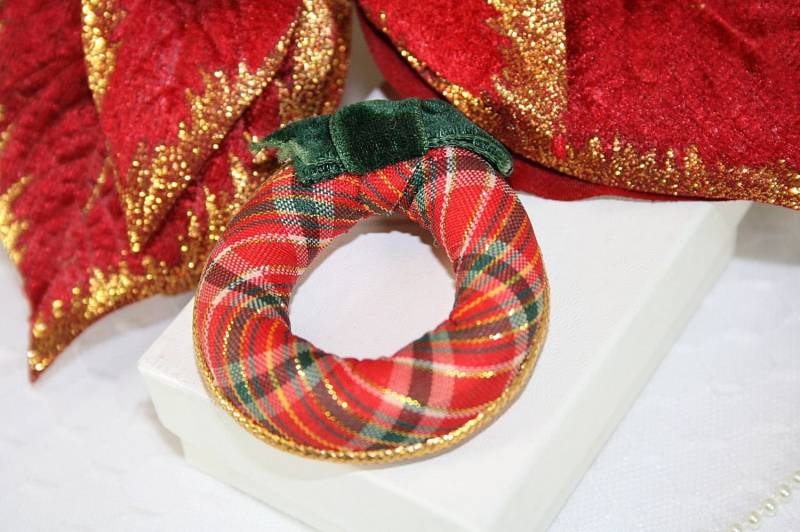 Avon Weihnachten Kranz Brosche Pin Rot Grün Karierten Weihnachtskranz Vintage Designer von AuntBeasBling