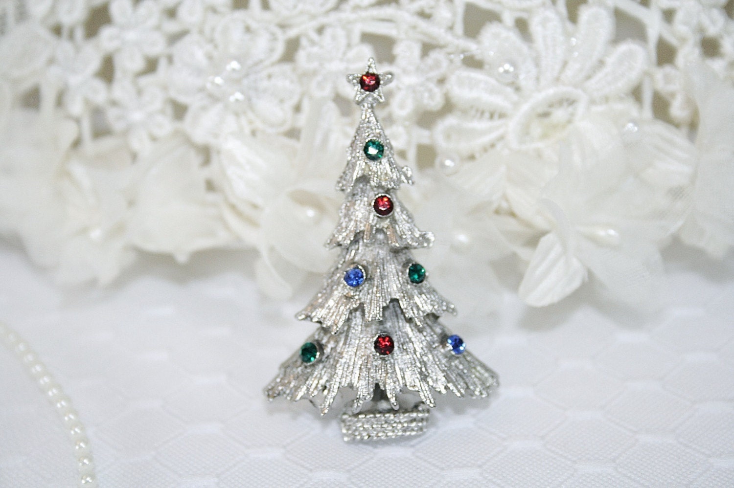 Bunte Strass Weihnachtsbaum Brosche Silvertone Pin Shop Klein von AuntBeasBling