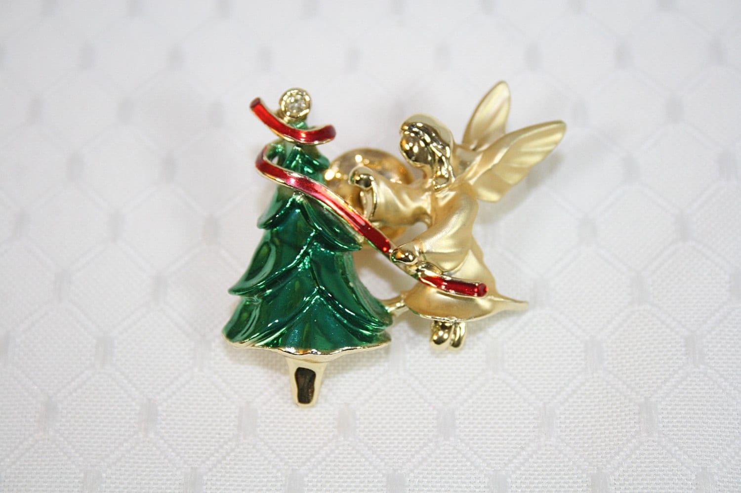 Engel Und Weihnachtsbaum Anstecknadel Goldton Pin Vintage Weihnachten von AuntBeasBling