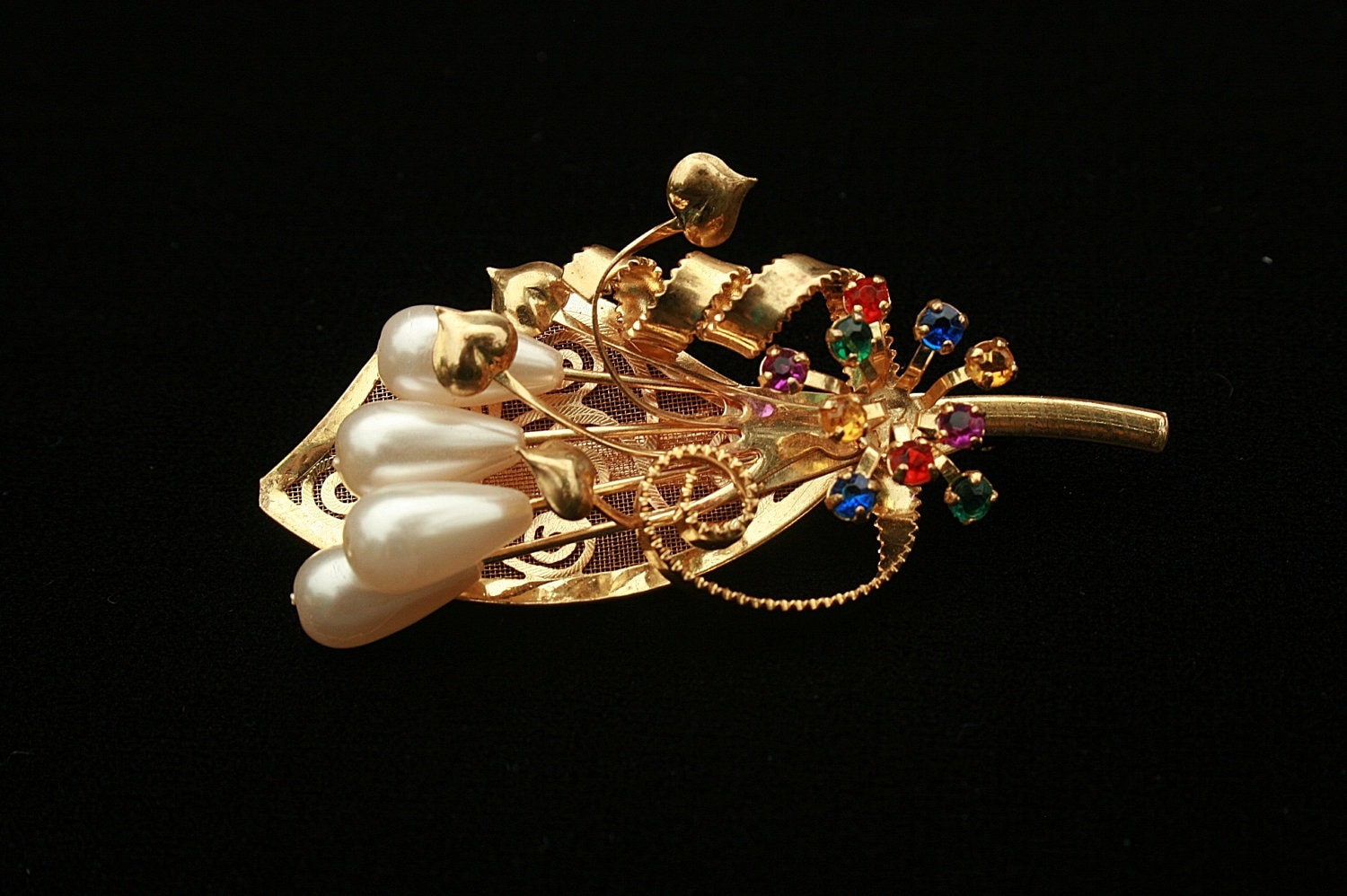 Faux Pearl Flower Pin Brosche Kunstperlen Strass Vintage Hochzeit Muttertag Jeder Anlass von AuntBeasBling