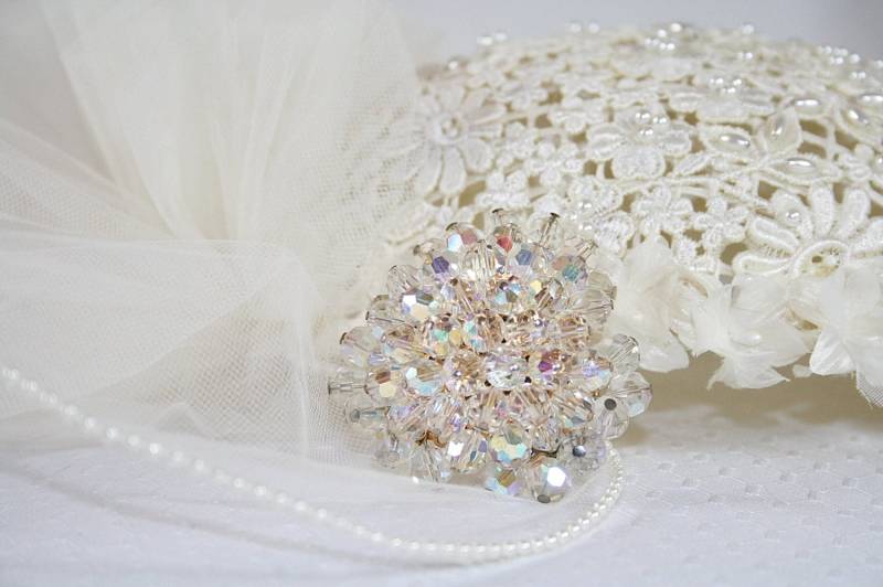 Funkelnden Kristall Brosche Pin Vintage Julianna Stil Hochzeit Geschenke Für Ihre Hochzeitsgeschenke von AuntBeasBling