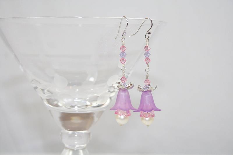 Lavendel Hochzeitsblume Ohrringe Blume Dangle Frühlingsarren von AuntBeasBling