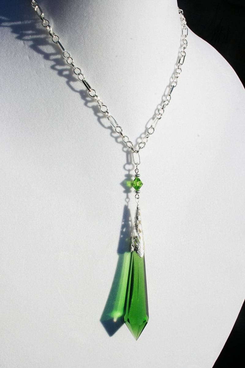 Smaragd Grün Kristall Kronleuchter Statement Halskette Jugendstil Handarbeit Smaragd Grün Kristall Kronleuchter Statement Halskette Jugendstil Handarbeit von AuntBeasBling