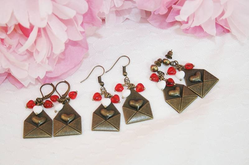 Valentines Herz Baumeln Ohrringe Valentine Antik Bronze in Umschlag Mit Liebe von AuntBeasBling