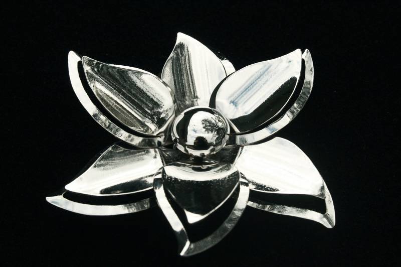 Vintage Silberfarbene Blumen Pin Brosche Zu Jeder Gelegenheit Tolle Geschenkidee von AuntBeasBling