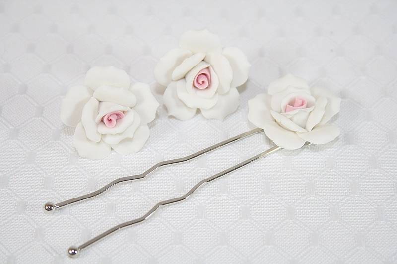 Weiße Rose Haarnadel Und Ohrringe Set Brautjungfern Haarspange Ohrclips Frühling Blume von AuntBeasBling