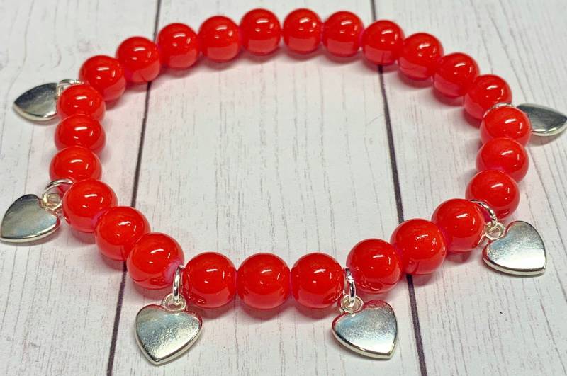 Rote Herz Armbänder | Valentinstag Schmuck Perlenset Oder Handmade Armband von AuntJennysBeads