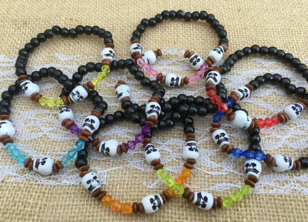 Tiki Totenkopf Armbänder | Halloween Modeschmuck Bead Kit Oder Handmade von AuntJennysBeads