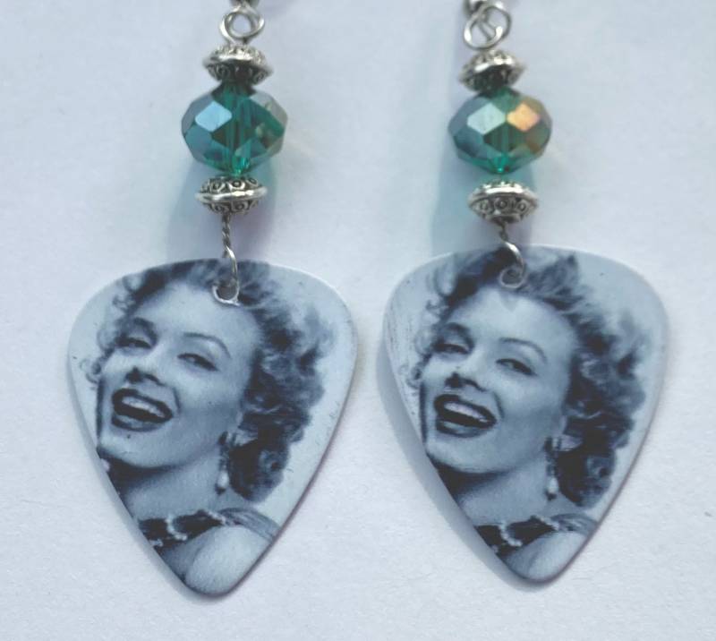 1 Paar Marilyn Monroe Plektrum Ohrringe 1 Paar Marilyn Monroe Plektrum Ohrringe von AuntShellDesigns