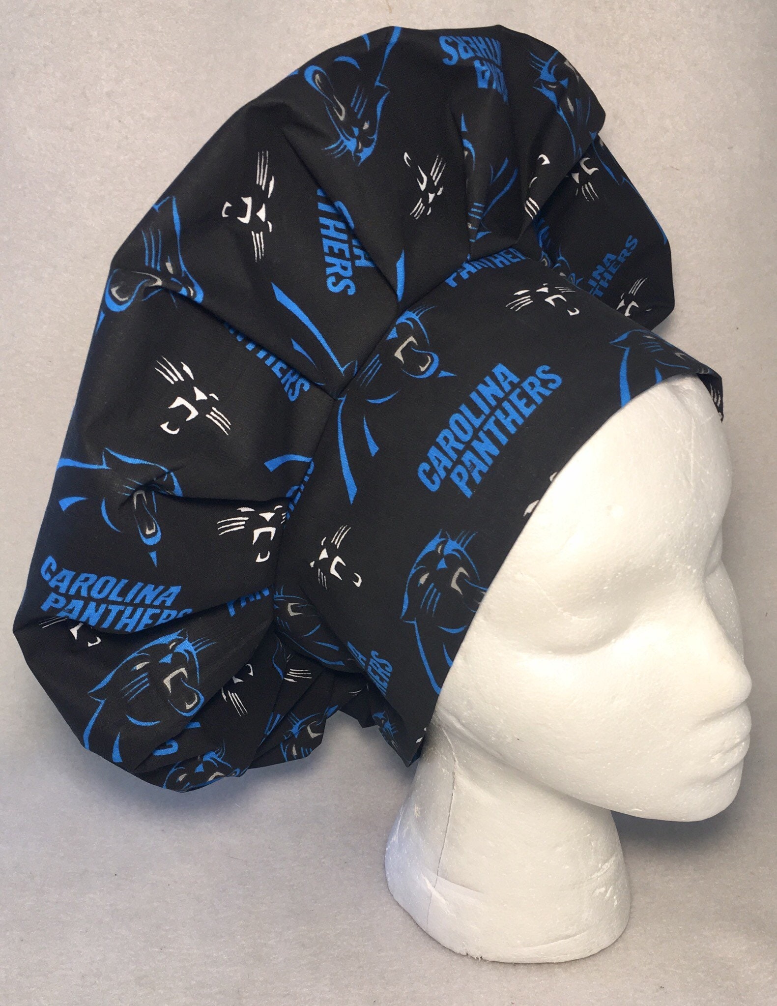 Carolina Panthers - Erwachsene Kochmütze von AuntShellDesigns