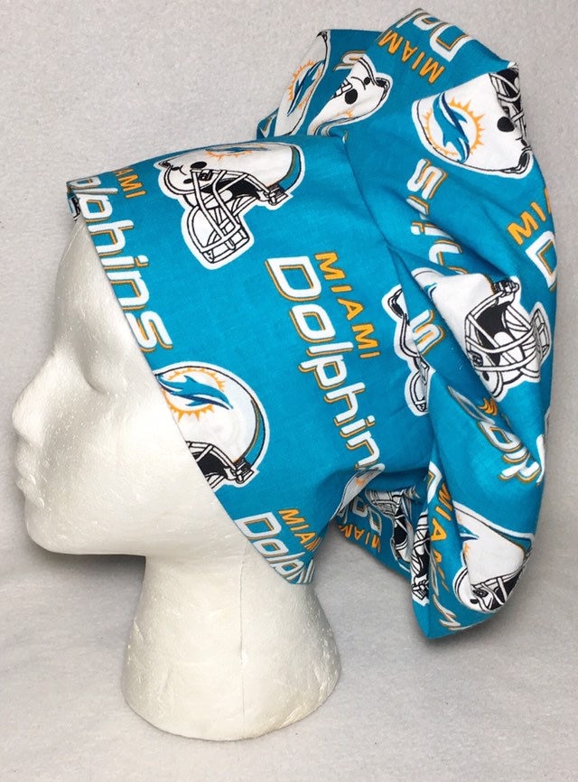 Miami Dolphins - Erwachsene Größe Kochmütze von AuntShellDesigns