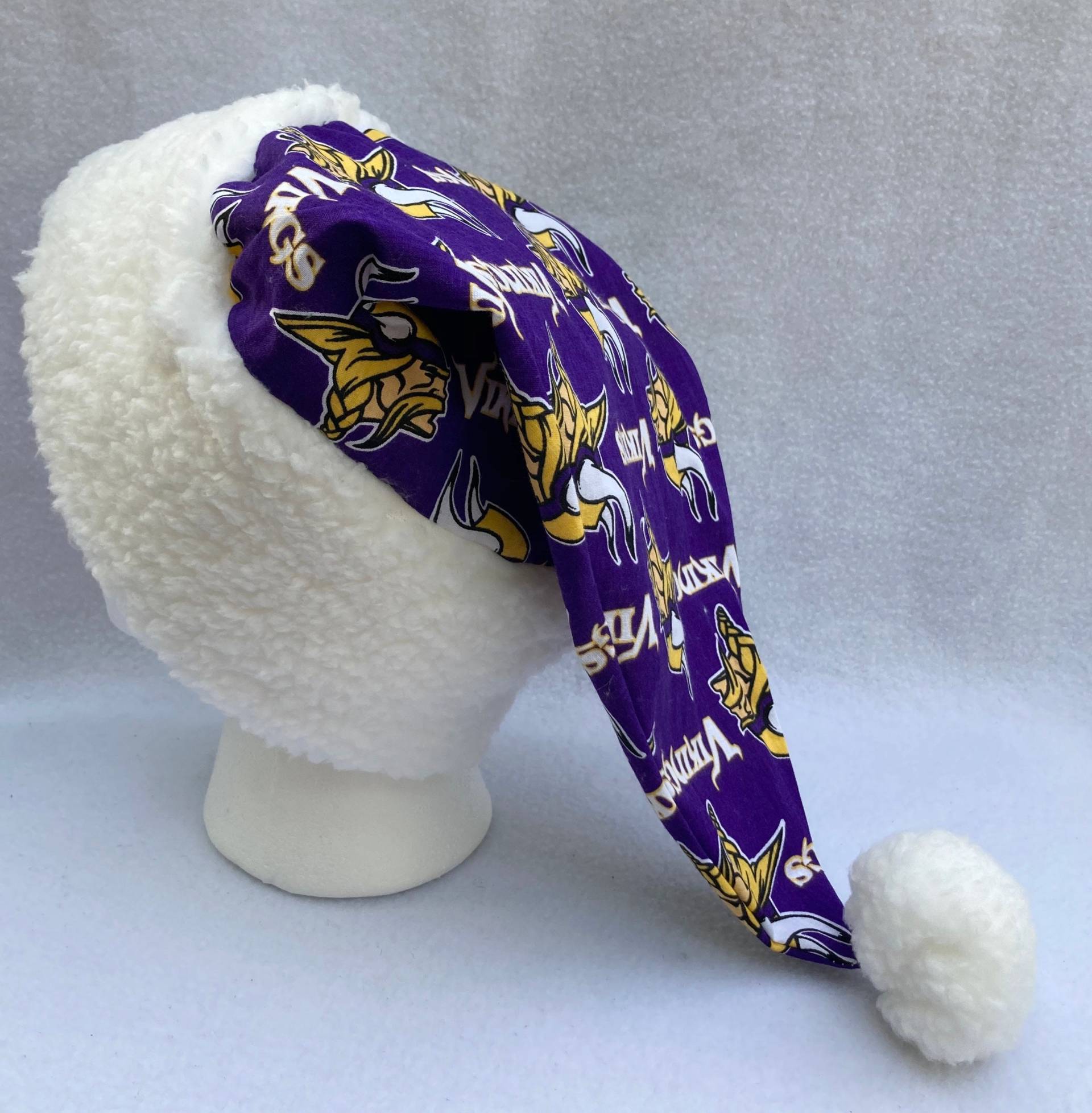 Minnesota Vikings - Weihnachtsmütze von AuntShellDesigns