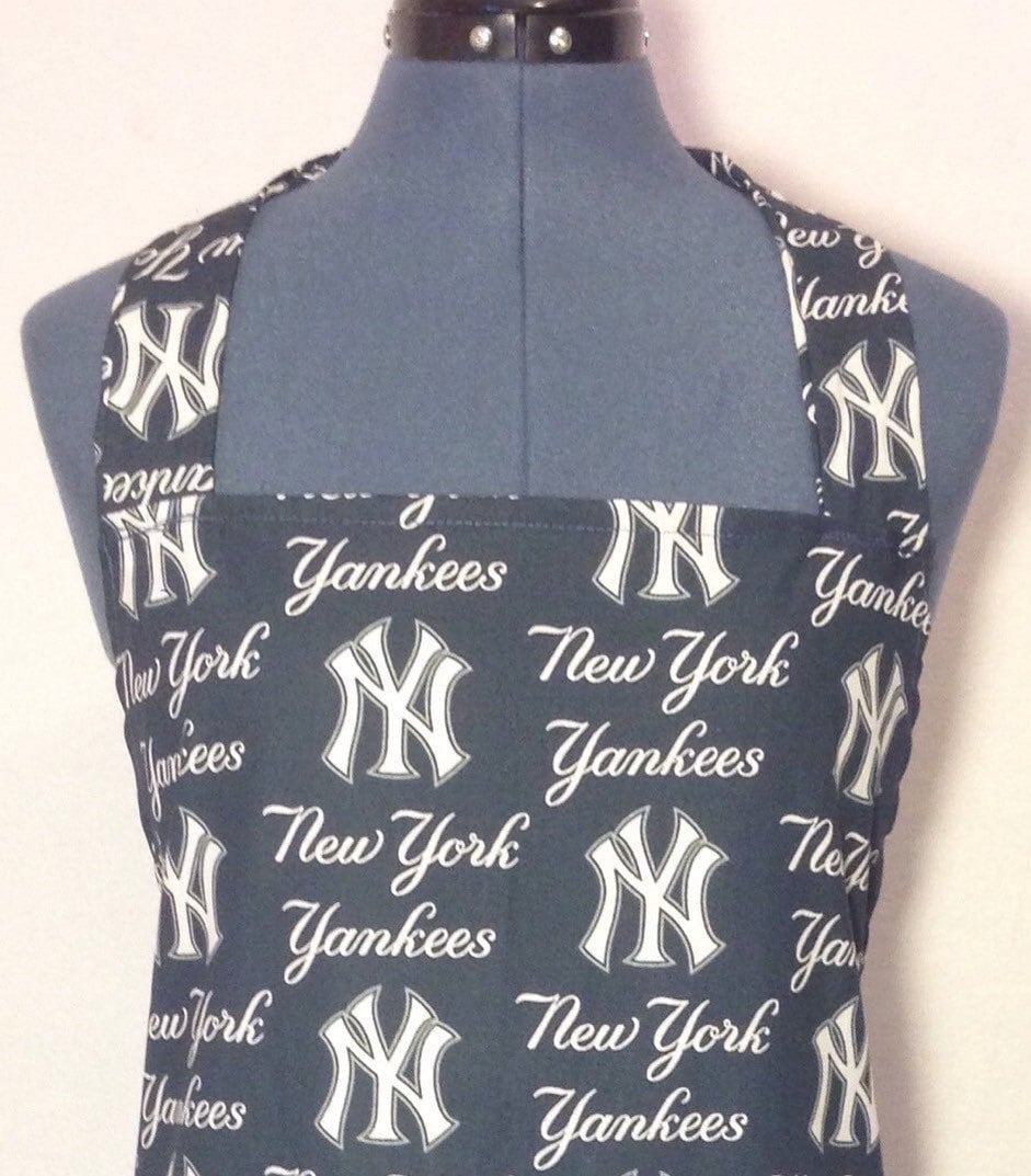New York Yankees - Große Grillschürze Mit Taschen von AuntShellDesigns