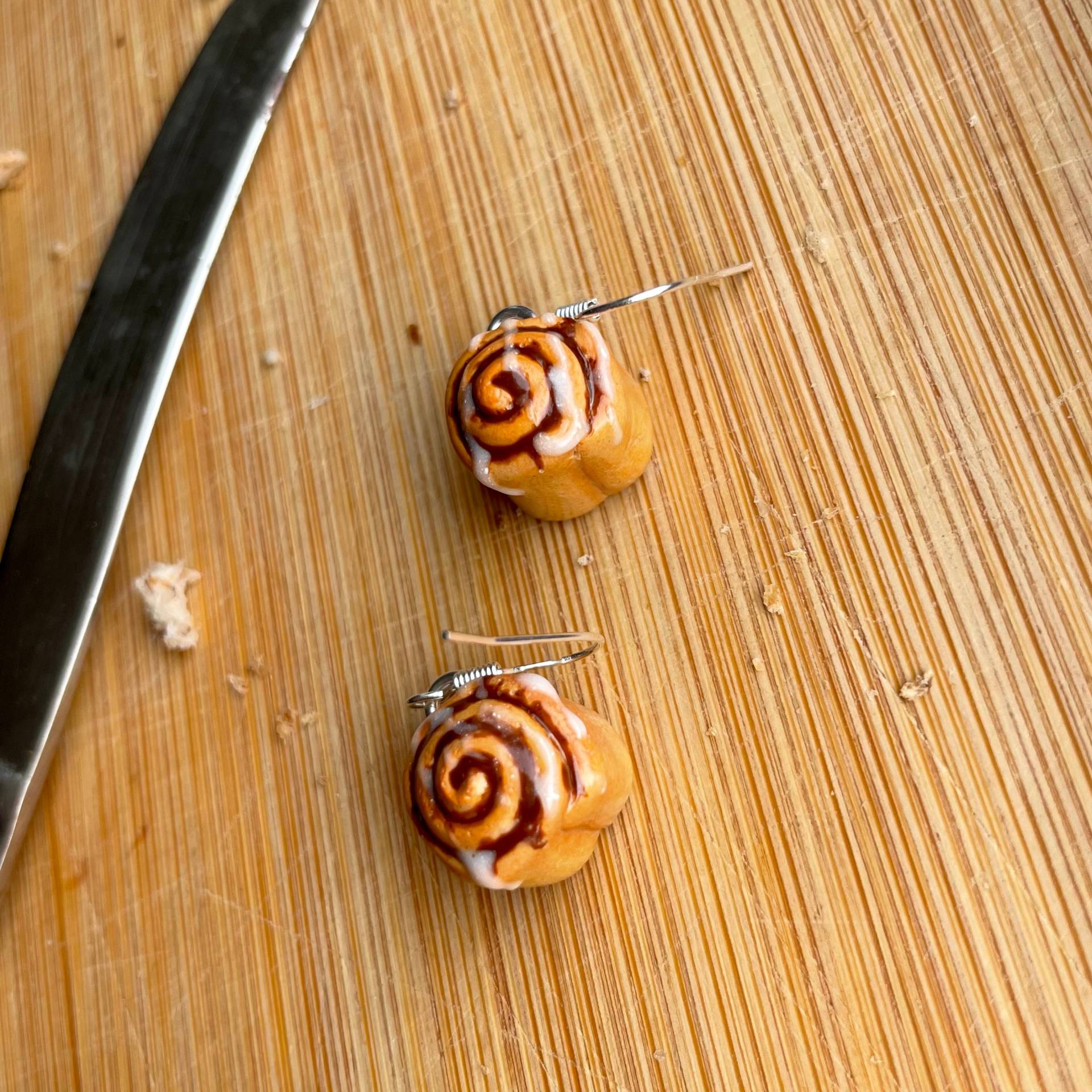 Cinnamon Roll Ohrringe, Einzigartige Nettes Geschenk, Ungewöhnliche Geschenke, Handgemachter Schmuck Für Frauen, Lustige Kleine Geschenke Cinnamon Roll Ohrringe, Einzigartige Nettes Geschenk, Ungewöhnliche Geschenke, Handgemachter Schmuck Für Frauen, Lustige Kleine Geschenke von AuntieAbi