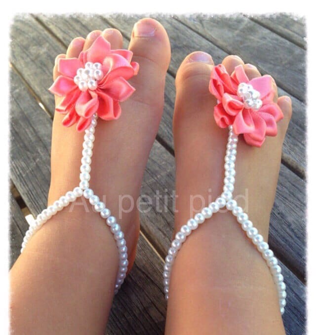 Baby Barfuß Sandalen, Baby-Dusche-Geschenk, Babyschuhe, Taufe Geschenk, Mädchen Koralle Blume Babyschmuck, Babyschuhe, Koralle von Aupetitpied