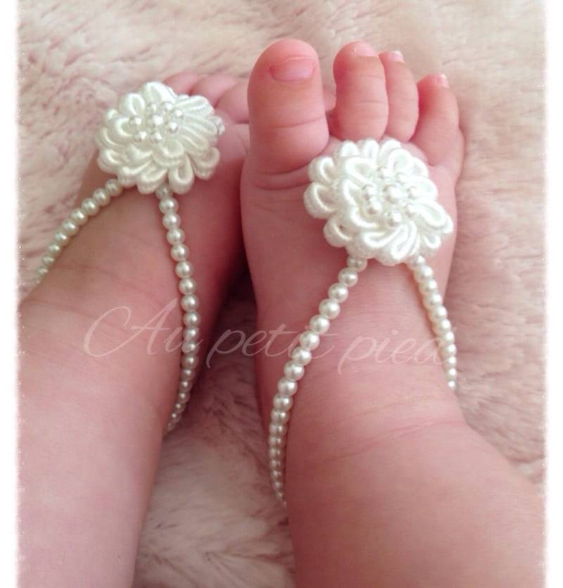 Baby Barfuß Sandalen, Schmuck, Babyschuhe, Taufgeschenk, Taufgeschenk, Babypartygeschenk, Foto Requisite, Mädchen Taufschuhe von Aupetitpied