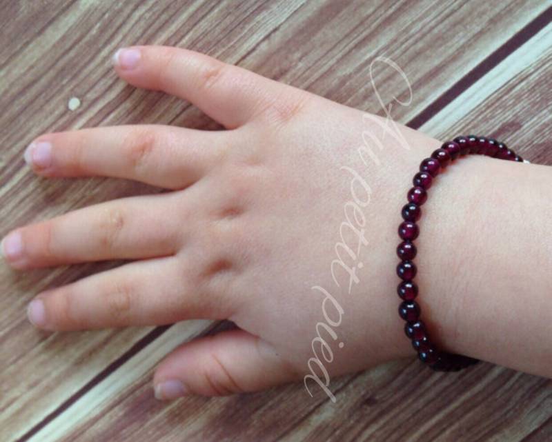 Granat Baby Armband-Neugeborenen Armband-Baby-Dusche-Geschenk-Baby Mädchen Geschenk-Kleinkind Armband-Taufgeschenk-Geburtsstein Schmuck-Mädchen von Aupetitpied