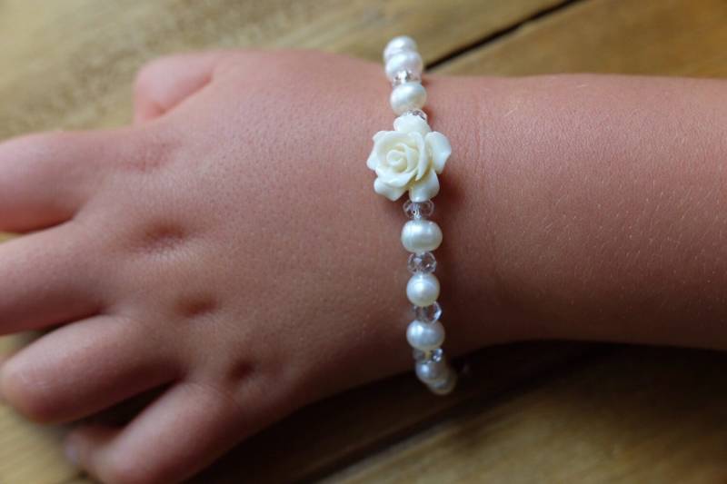 Perle Baby Armband, Mädchen Geschenk, Neugeborenen Baby-Mädchen, Baby-Geschenk, Baby-Taufe Blumenmädchen Armband-Kleinkind Armband-Mädchen-Geschenk von Aupetitpied
