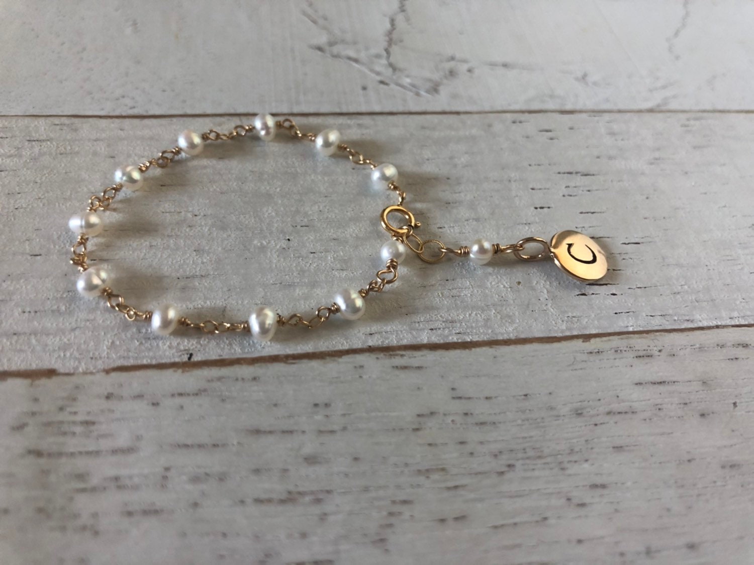 Personalisiertes Perlenarmband-Initialenarmband-Babyarmband-Babyarmband-Babyarmband-Unikat-Baby-Name Geschenk-Babygeburtstag von Aupetitpied