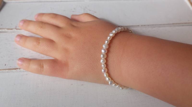 Zartes Süßwasser Perlen Armband-Baby Armband -Schlichtes Für Baby Und Kind von Aupetitpied