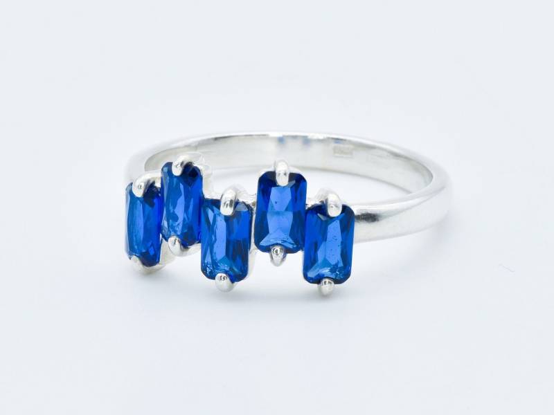 Saphir Baguette Ring, Blau Cluster Erstellt Saphir, Silber September Birthstone Ring von AuraFaithJewelry