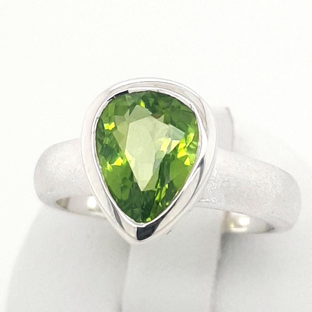 Peridot Sterling Silber Ring 54 von AureliaEdelsteine1