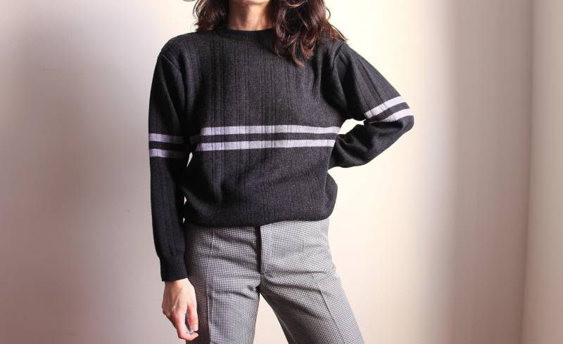 Vintage Schwarzer Strickpullover, Schwarz-Weiß Gestreiftes Pullovershirt, Pullover Aus Merinowolle von Aureliavtg