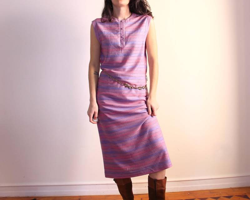 Vintage Strick-Maxikleid in Rosa Und Flieder, Gestreiftes Ärmelloses Kleid von Aureliavtg